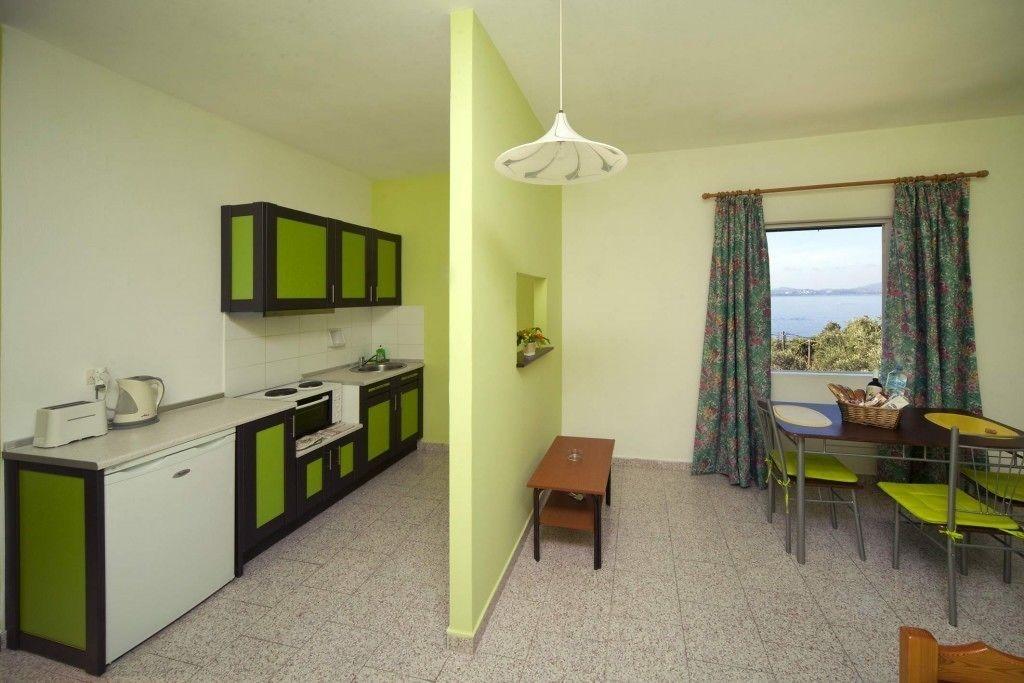 Ξενοδοχείο με διαμερίσματα Crystal Blue Hotel, 3*