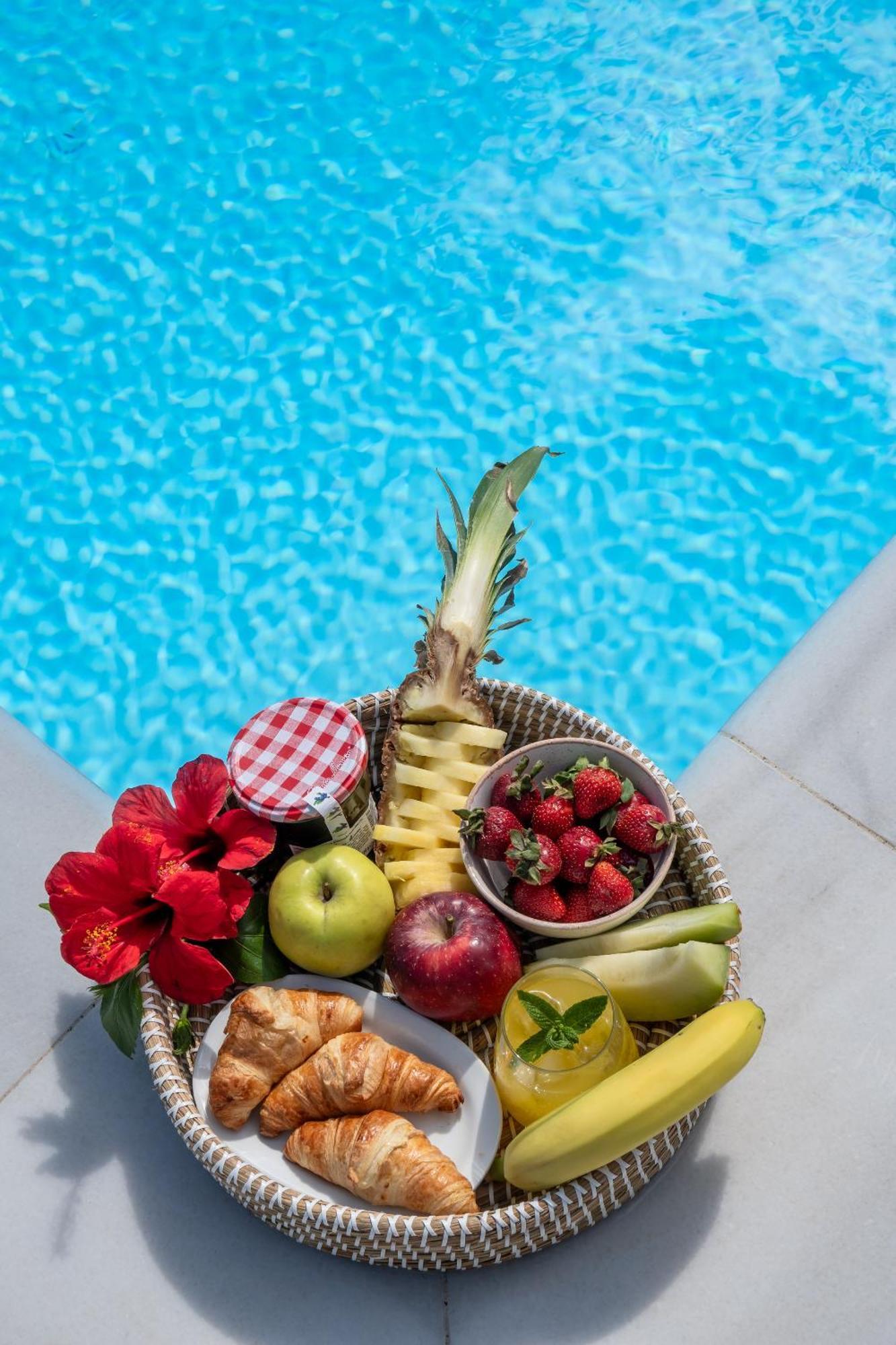 Crystal Blue Hotel, Ξενοδοχείο με διαμερίσματα