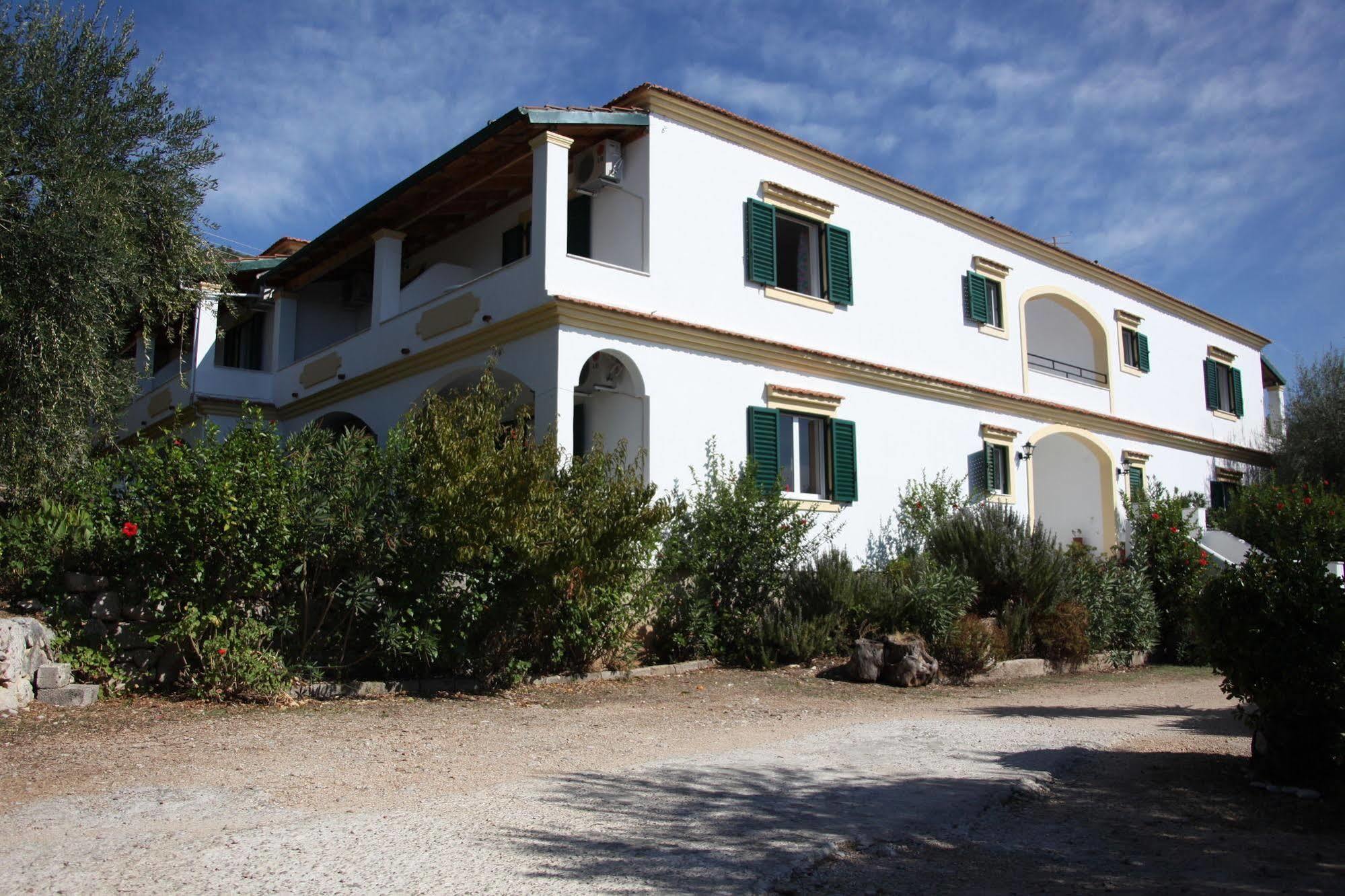 Ξενοδοχείο με διαμερίσματα Crystal Blue Hotel, 3*