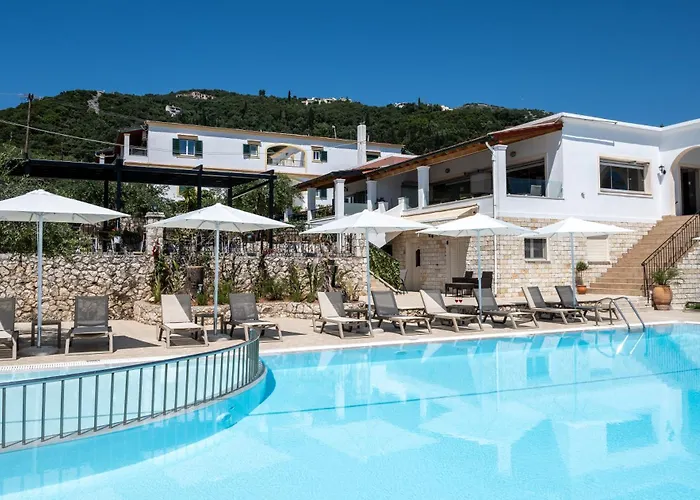 Crystal Blue Hotel, Barbati
