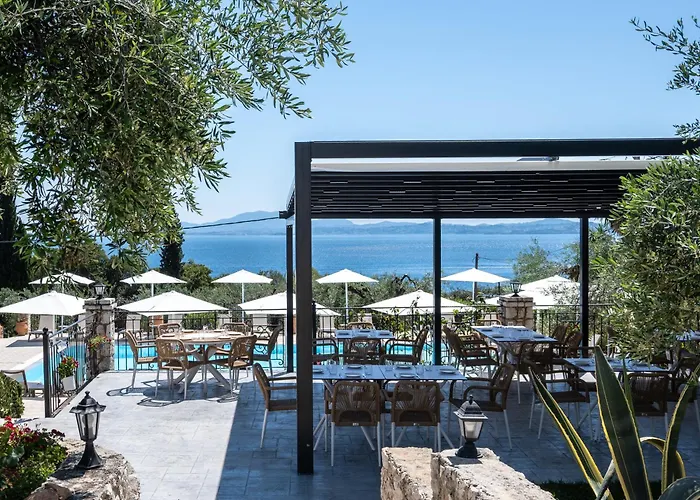 Crystal Blue Hotel, Barbati