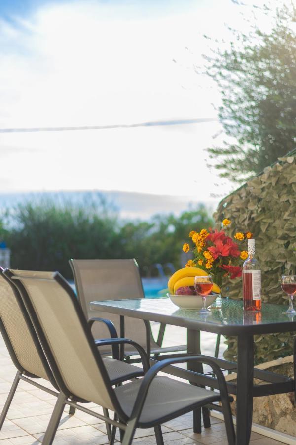 Crystal Blue Hotel, Hotel apartamentowy 3*