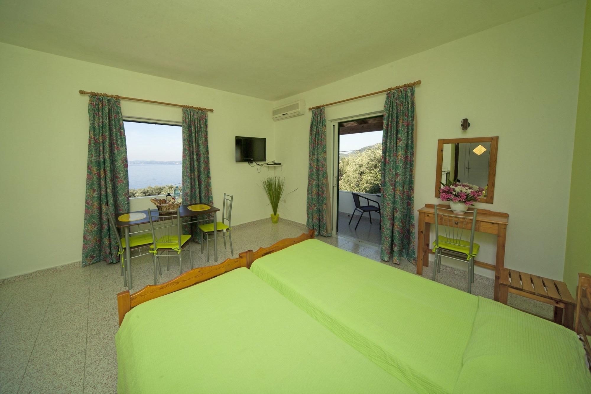 Crystal Blue Hotel, 3* Barbati