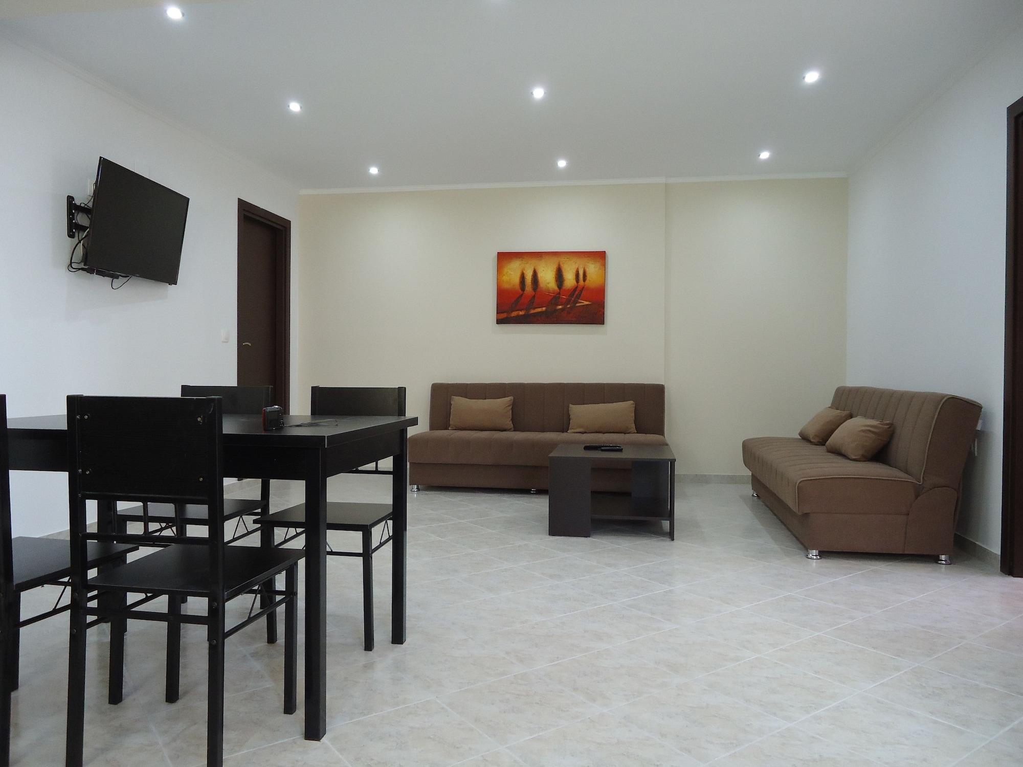 Crystal Blue Hotel, 公寓式飯店 3*