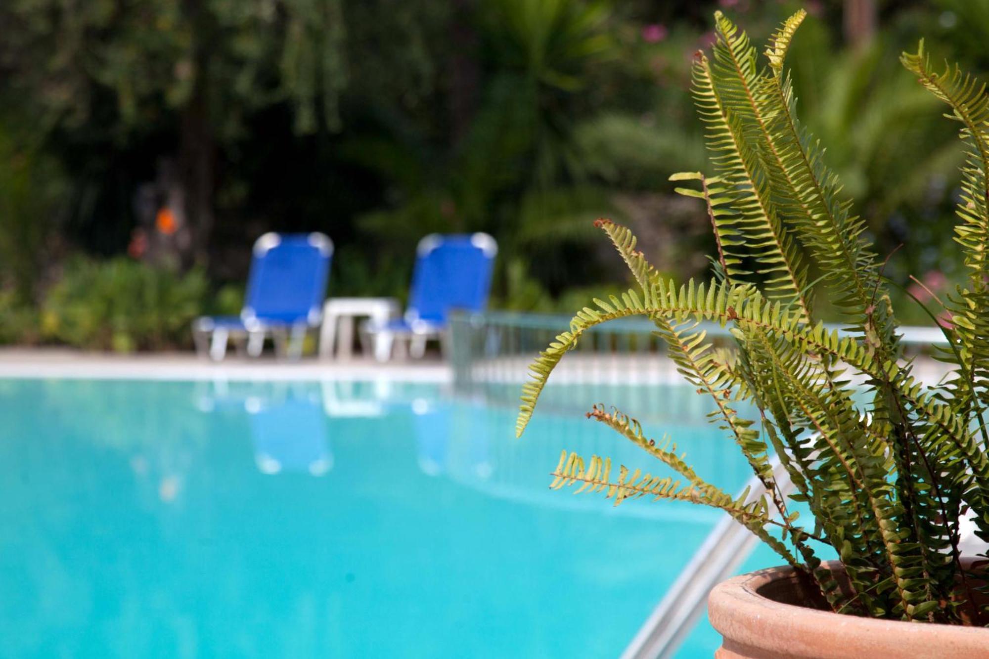 Hotel apartamentowy Crystal Blue Hotel, 3*