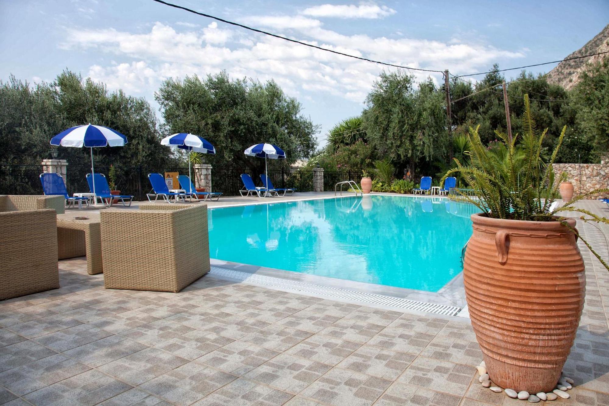 Crystal Blue Hotel, Hotel apartamentowy Barbati