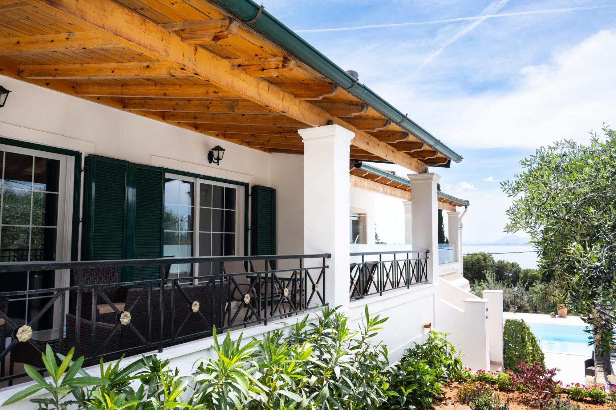 Crystal Blue Hotel, Hotel apartamentowy