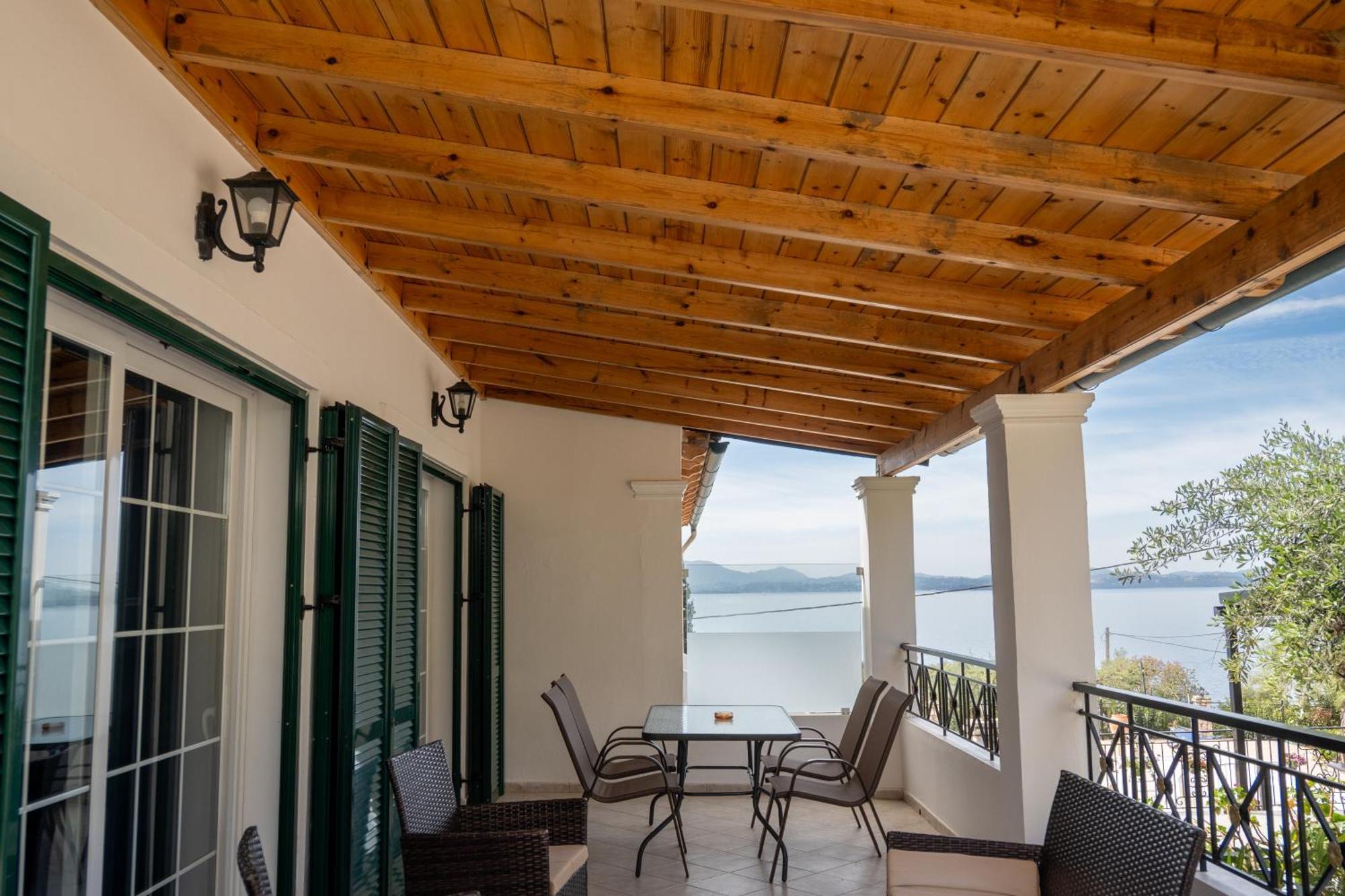 Crystal Blue Hotel, 3*