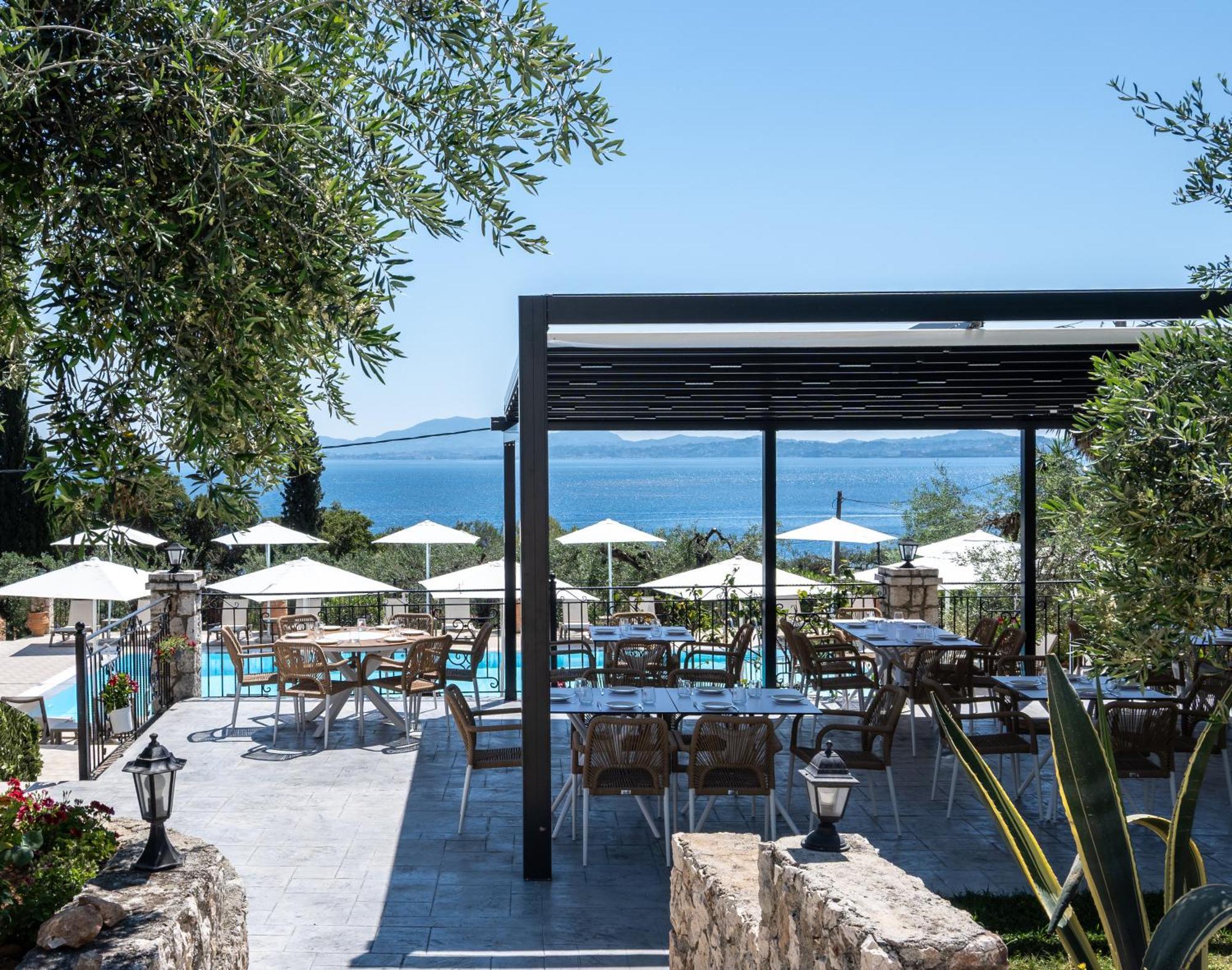 Crystal Blue Hotel, 公寓式飯店