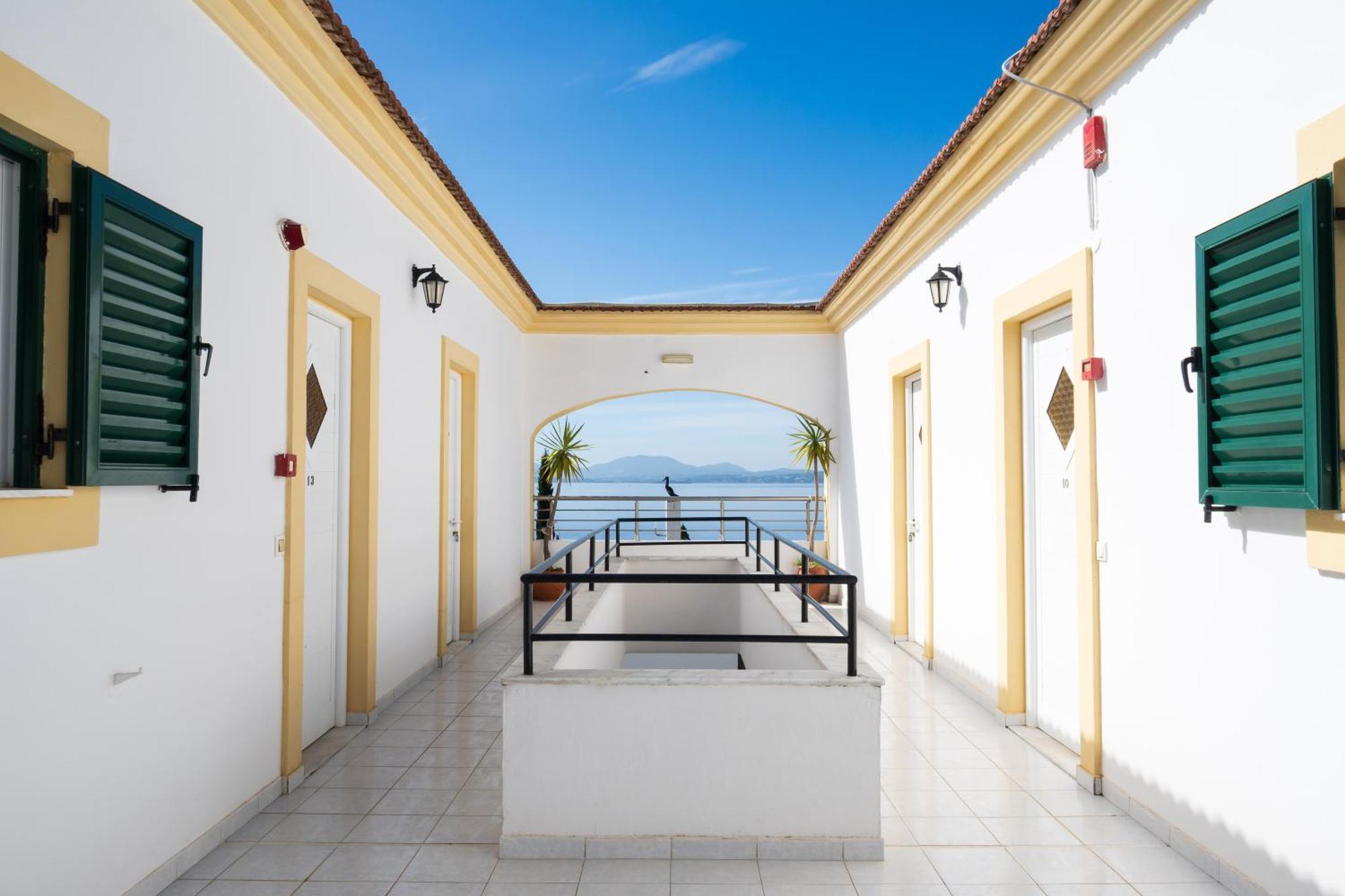 公寓式飯店 Crystal Blue Hotel,