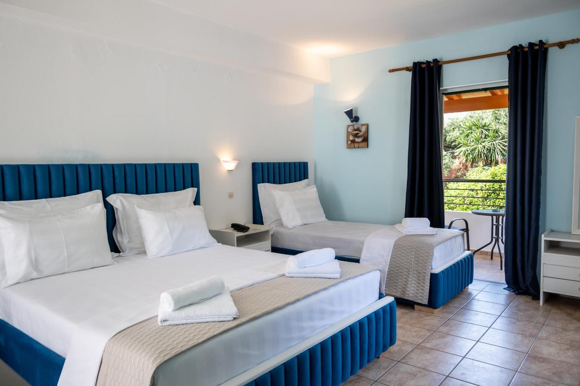 Crystal Blue Hotel, Hotel apartamentowy 3*