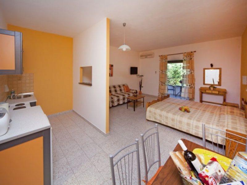 Crystal Blue Hotel, 3* Barbati
