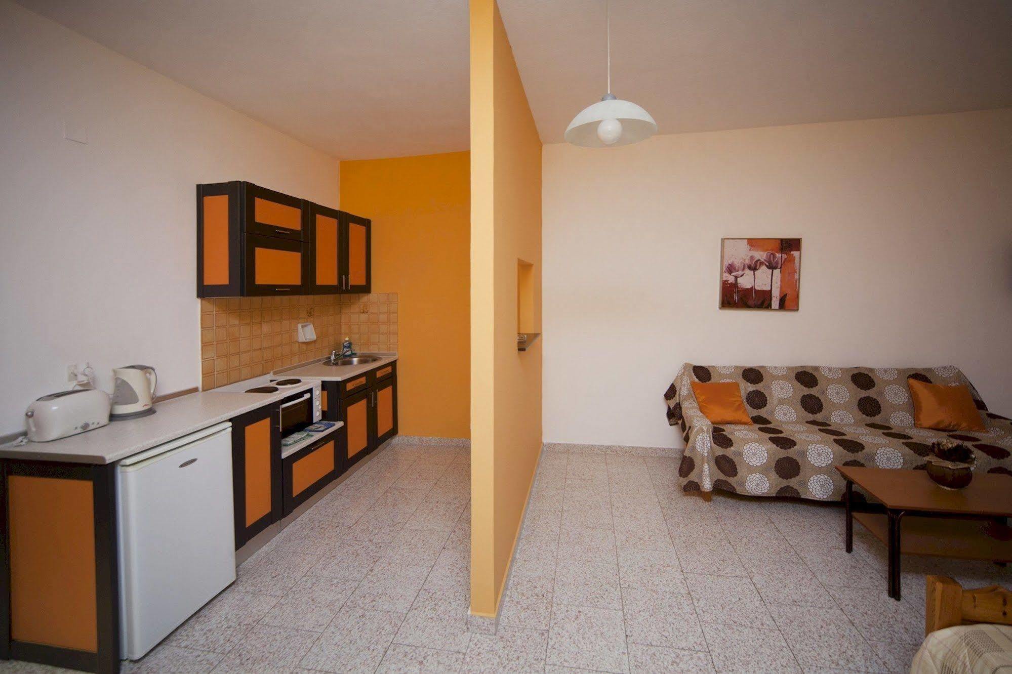 Crystal Blue Hotel, 3* Barbati