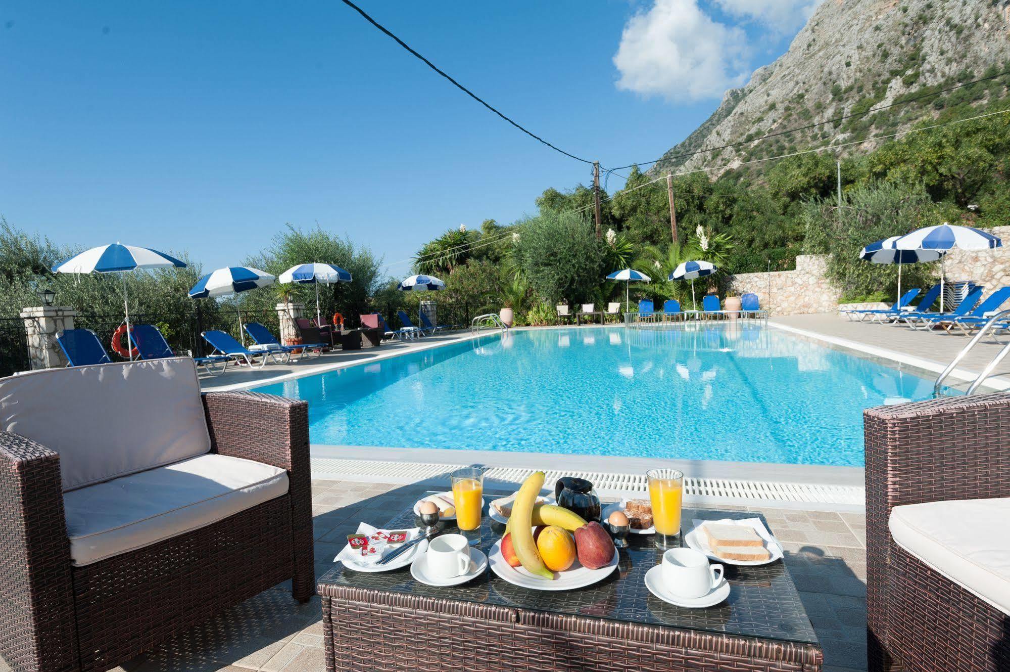 Crystal Blue Hotel, 公寓式飯店 3*
